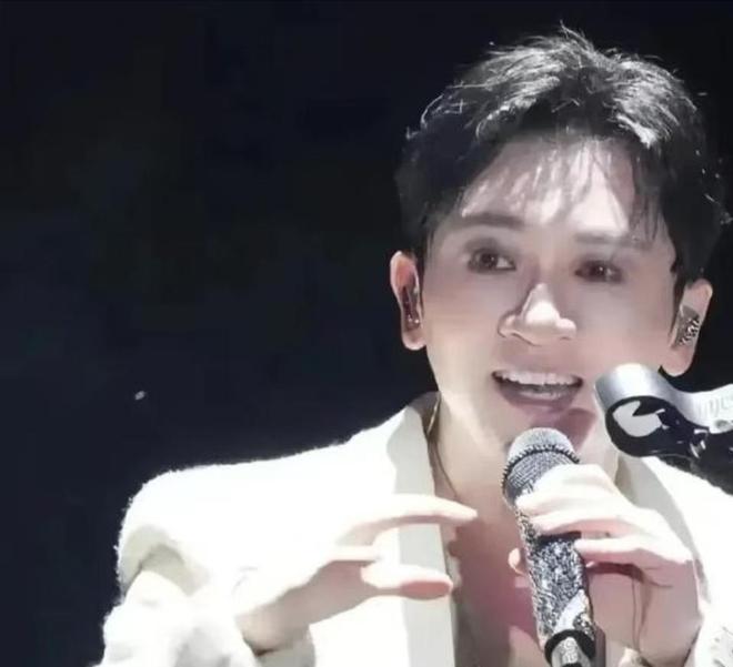 了网友喊话吴奇隆不要步后尘陈志鹏正常了苏有朋又开始(图5) 了网友喊话吴奇隆不要步后尘陈志鹏正常了苏有朋又开始(图5)